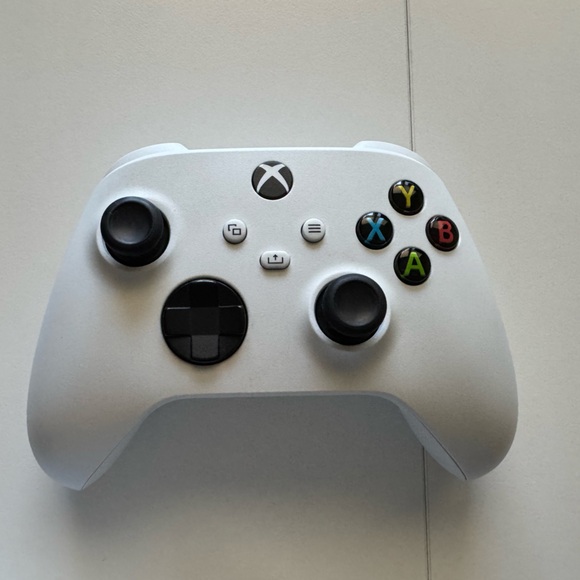 Xbox Wireless Controller - White - Picture 1 of 2